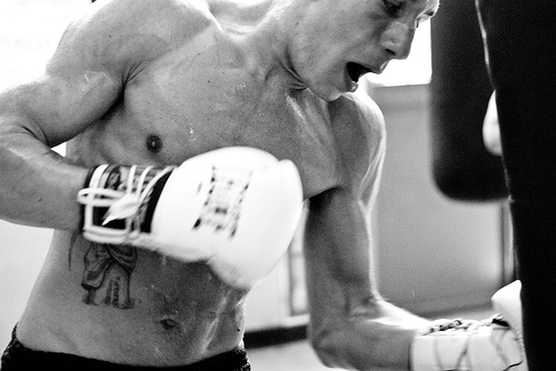 pugile al sacco boxe